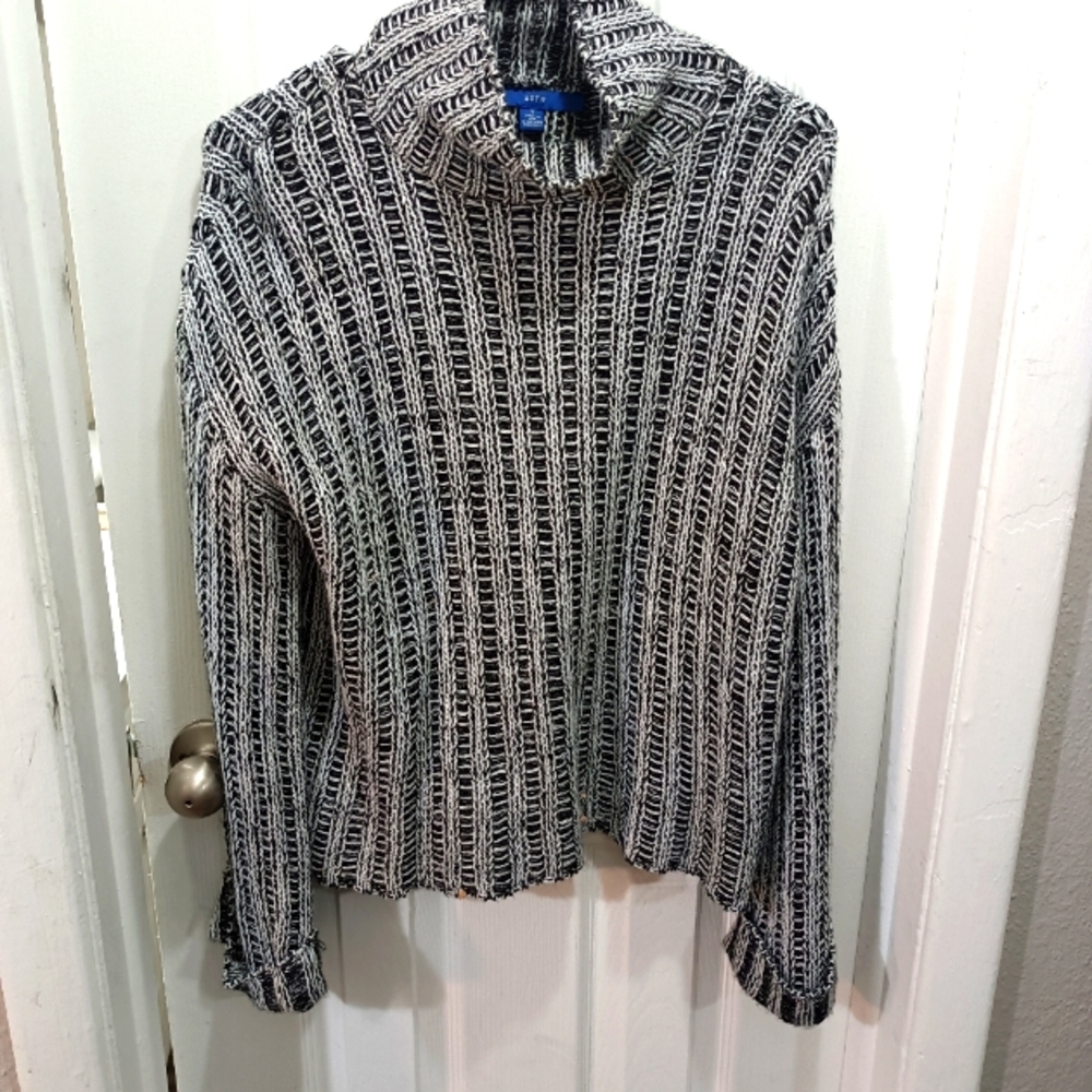 Women's Apt 9 Size Small Sweater New W/O Tags